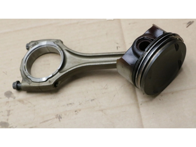 Píst R079M, R079M   Audi RS6    CWUB 