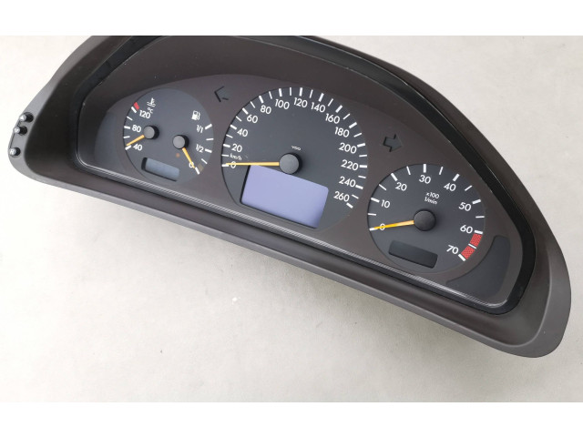 Přístrojová deska  Mercedes-Benz E W210 1997 A2105401611  