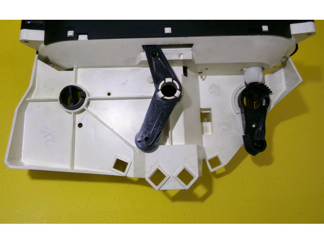 Блок управления климат-контролем 9041704687   Mitsubishi Carisma