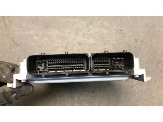 Řídící jednotka 2758003802, 23710   Suzuki Jimny 2002