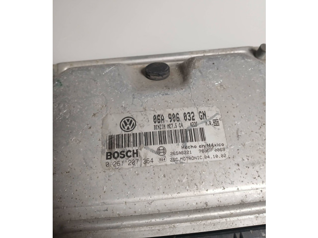Řídící jednotka 06A906032GN, 26SA8221   Volkswagen New Beetle 2004