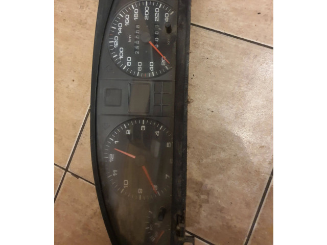 Přístrojová deska  Audi 100 S4 C4 1991 88311183  
