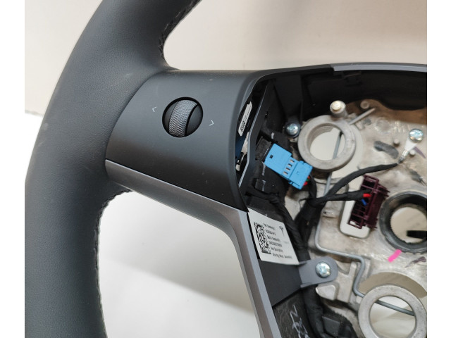Руль Tesla Model Y  2020 -  года 1626599HPE      