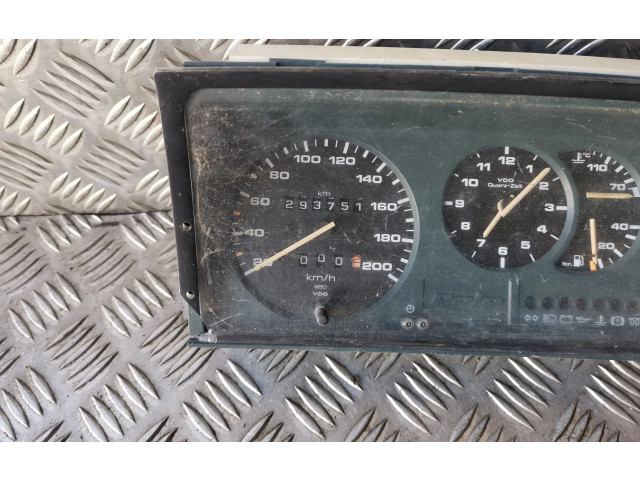Zpětné zrcátko  Volkswagen Polo II 86C 2F 1992  88471405, 87001239  