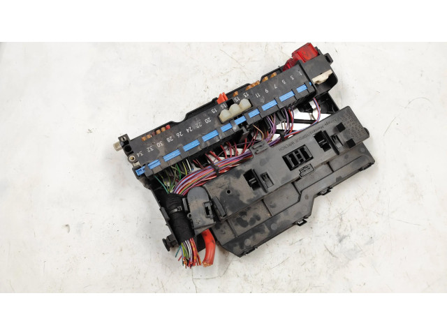 Блок предохранителей  8364542   BMW 3 E46    
