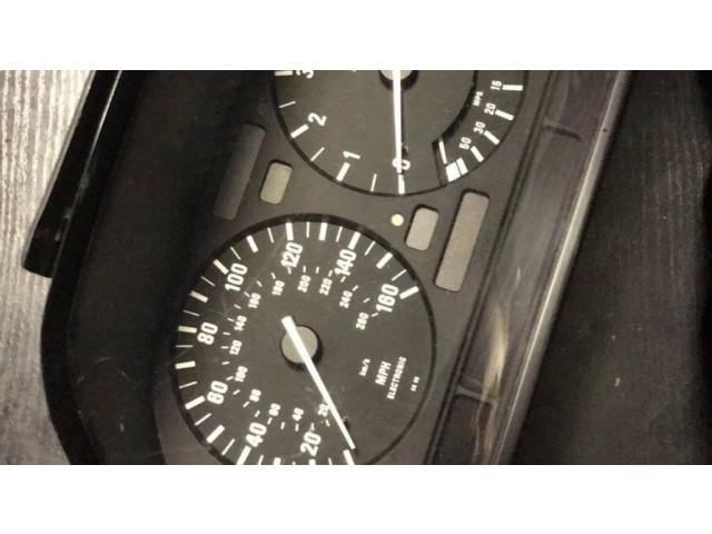 Přístrojová deska  BMW 5 E34 1988 62118359204  