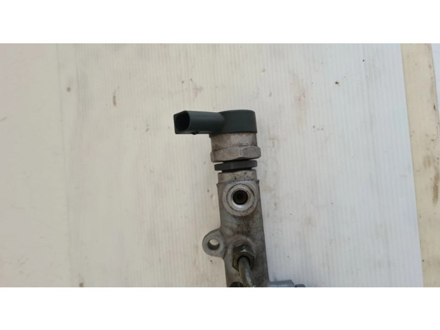 Vstřikovací lišta 059130090S, F00R002390   Volkswagen Touareg I  pro naftový motor 3.0  