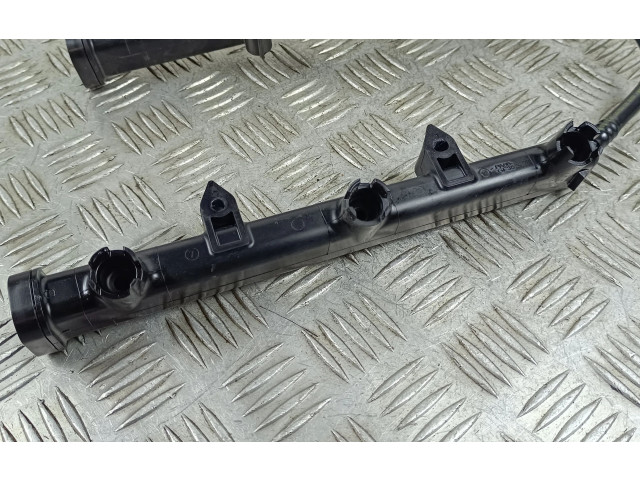 Vstřikovací lišta 05281428AA   Jeep Grand Cherokee WL     