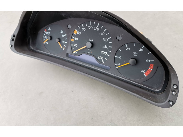 Přístrojová deska  Mercedes-Benz E W210 1995 2105406547  