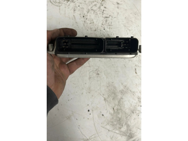 Блок управления двигателя 8NO906018   Audi TT Mk1
