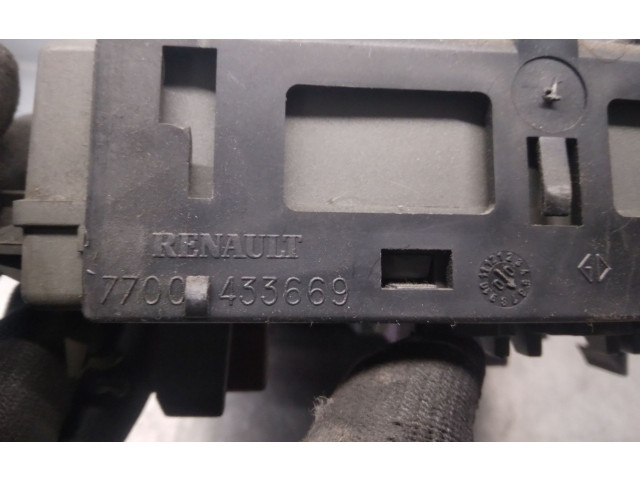 Pojistková skříňka Řídící jednotka BSM 7700433669   Renault Laguna I 2000