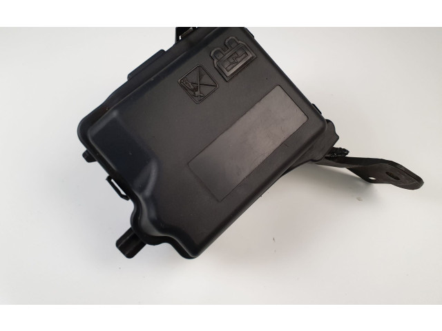   Pojistková skříňka 9804846880   Peugeot 2008  2014