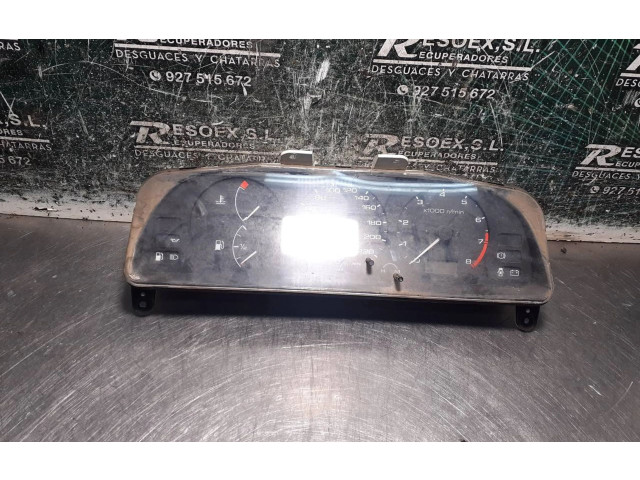 Přístrojová deska  Nissan Primera 1990 81117661  