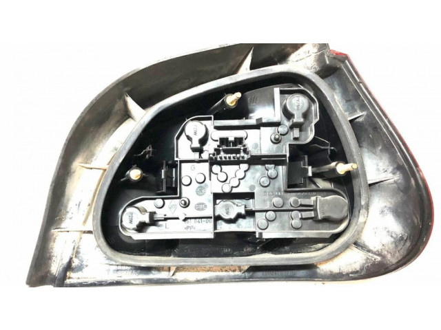 Задний фонарь левый 7700428320    Renault Megane I   1995-2002 года