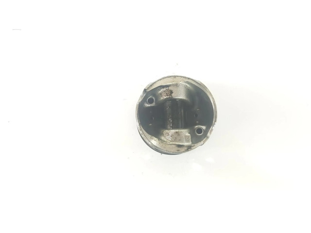 Píst 11258580515   BMW 5 F10 F11   2.0  