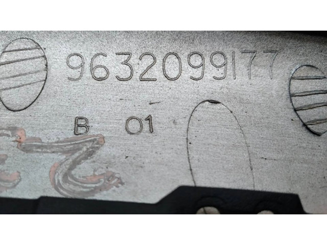 Передняя решётка Citroen Xsara Picasso  9632099177      