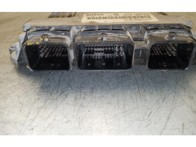 Блок управления двигателя 8200051609   Nissan Primastar