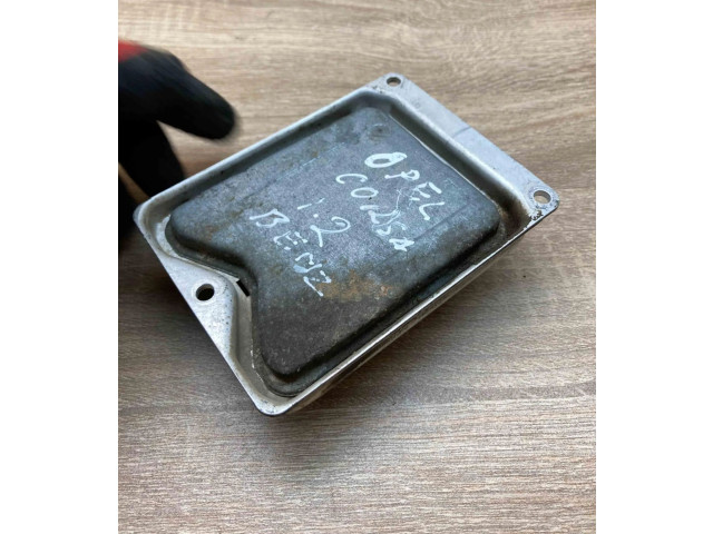 Řídící jednotka 90532610, 0261204475   Opel Corsa B 1993