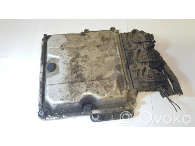 Řídící jednotka 0281010556, 8200153946   Renault Laguna II 2002