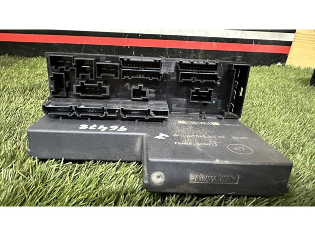   Pojistková skříňka 225455332   Mercedes-Benz E W210 