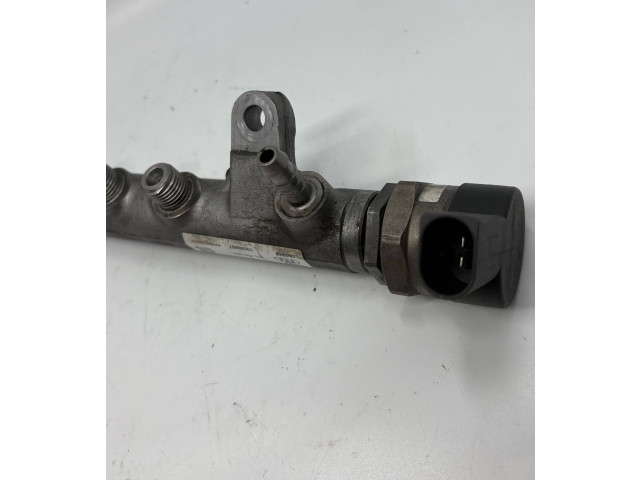 Топливная рампа 03L130089   Audi A3 S3 8P   для двигателя CBAB