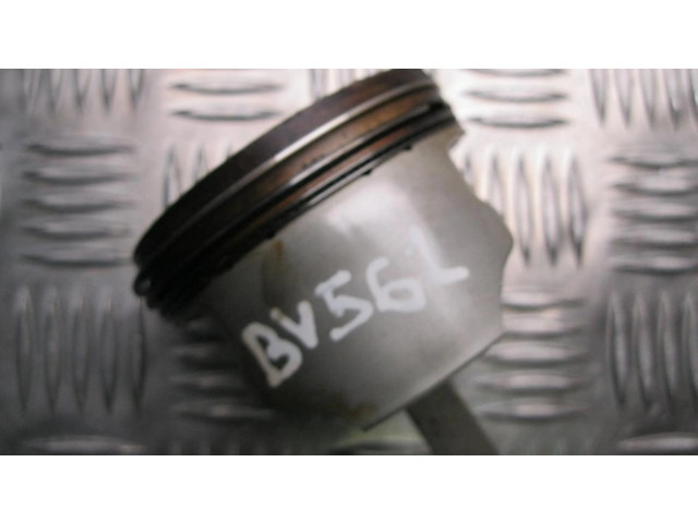 Поршень с шатуном  RF98MMD7D1292, BV561  Ford Focus  
