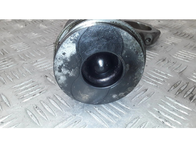 Píst B774, 939A1000   Alfa Romeo 159  pro naftový motor 1.9 939A1000 