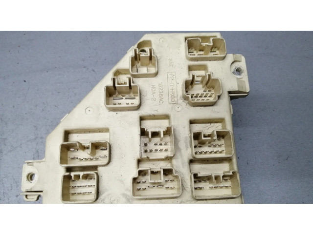 Блок предохранителей 04759969AA, 16238AC   Chrysler 300M    