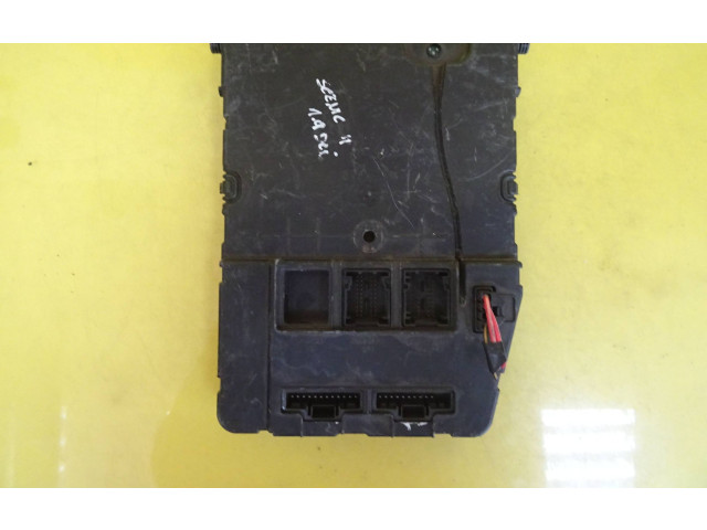 Pojistková skříňka Řídící jednotka BSM 8200309689   Renault Megane II 2004
