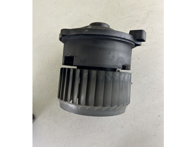 Вентилятор печки    MF0160700701, 1736006902   Mitsubishi Colt