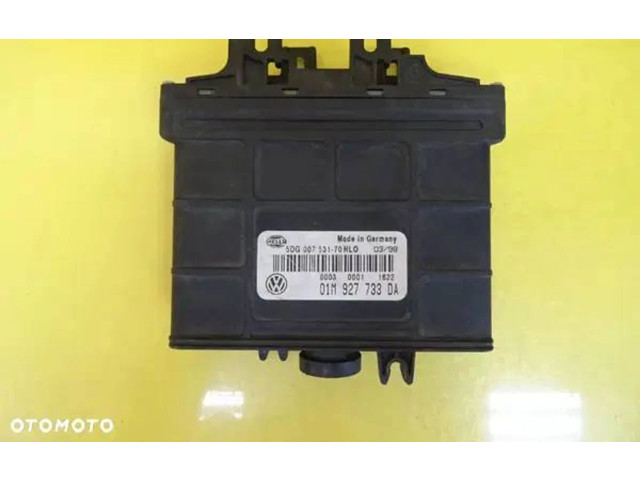 Блок управления коробкой передач 01M927733DA   Volkswagen Golf III