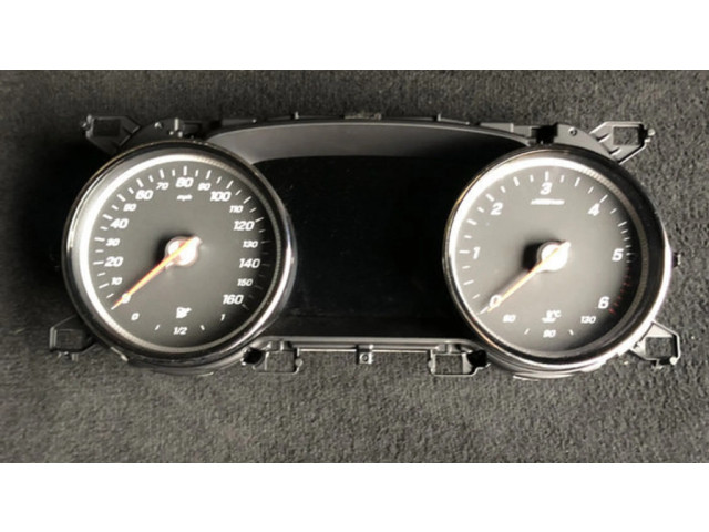 Přístrojová deska  Mercedes-Benz E W213 2018 A2139008019, A2C15576100  