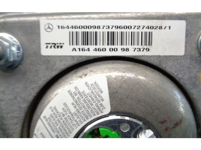 Подушка безопасности водителя A1644600098   Mercedes-Benz R AMG W251