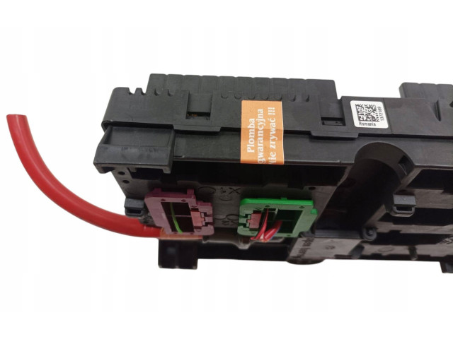 Блок предохранителей  6837091   BMW 5 G30 G31    