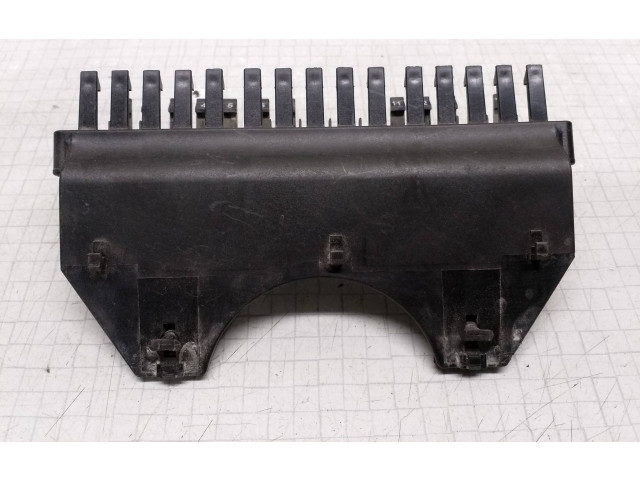 Блок предохранителей 701937617   Volkswagen Transporter - Caravelle T4    