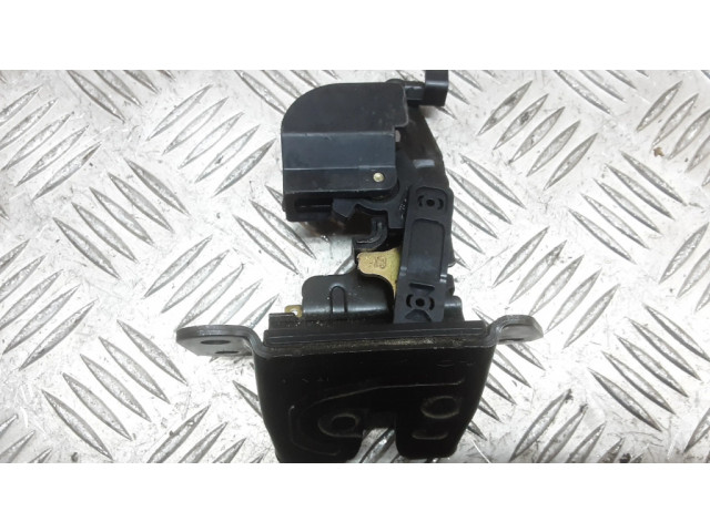 Замок багажника 812302B000    Hyundai Santa Fe 2006-2012 года
