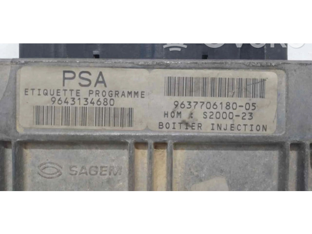 Блок управления двигателем ECU 9643134680   Peugeot 206+