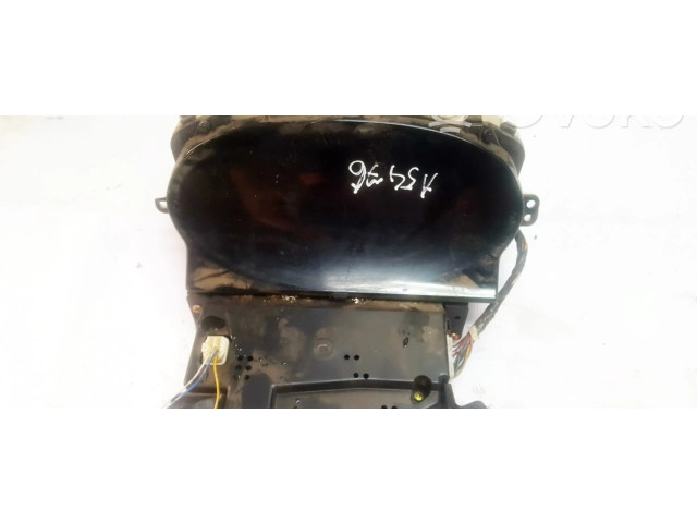 Přístrojová deska  Toyota Yaris 2000 8380052120  