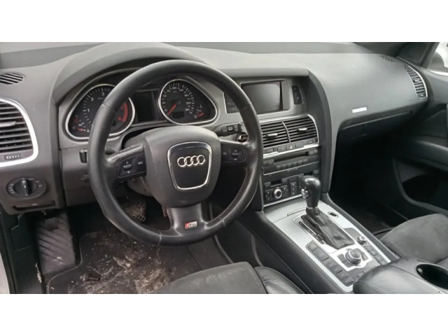 Přístrojová deska  Audi Q7 4L 2007 4L0920930T  