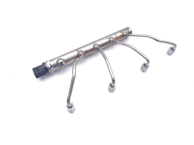 Vstřikovací lišta 7585411   BMW 2 F22 F23  pro benzínový motor 2.0 N20B20A 228i