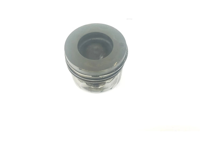 Píst 11258580515   BMW 5 F10 F11   2.0  