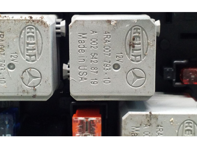   Pojistková skříňka A2045454501, F005V00756   Mercedes-Benz C W204 2007
