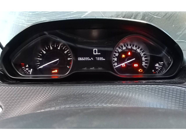 Přístrojová deska  Peugeot 2008 I 2019 9825986180  