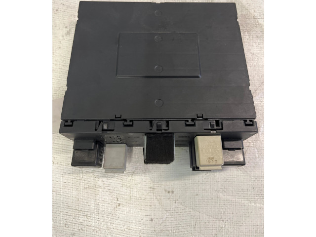 Блок предохранителей  3C0937049E, 28022870   Volkswagen Golf Plus    
