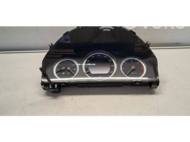 Přístrojová deska  Mercedes-Benz C W204 2011 A2049002605  