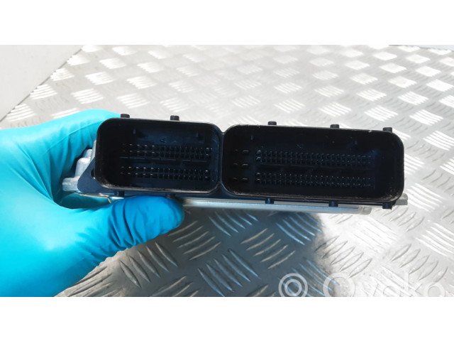 Řídící jednotka 03L907309M, 0281017553   Volkswagen Transporter - Caravelle T5 2013