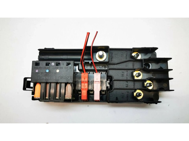 Блок предохранителей 2115452601, 013948411   Mercedes-Benz R W251    