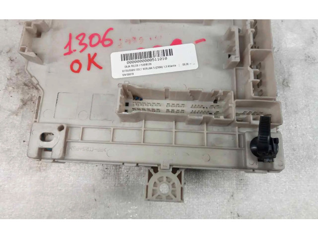 Блок предохранителей MN108319   Mitsubishi Colt    