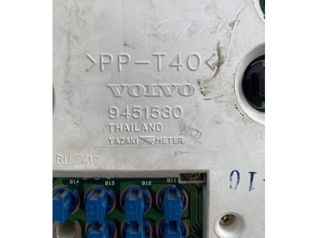 Přístrojová deska  Volvo S70  V70  V70 XC 1999 9451530, 9472523  
