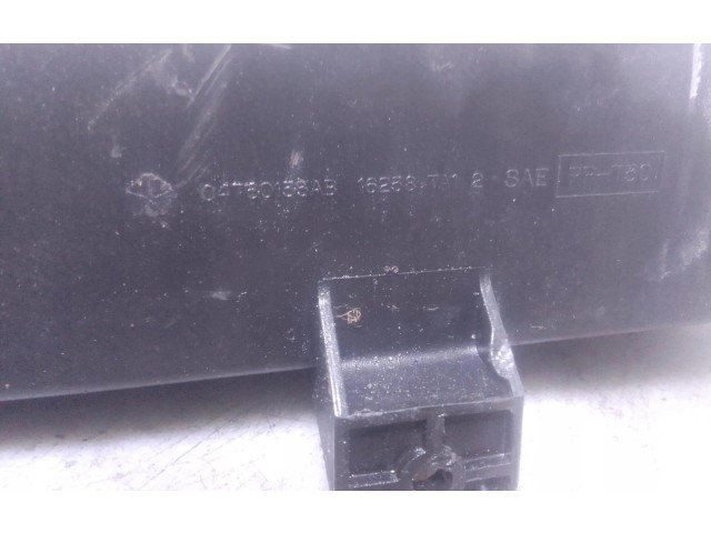 Блок предохранителей  04760135AB   Chrysler 300M    